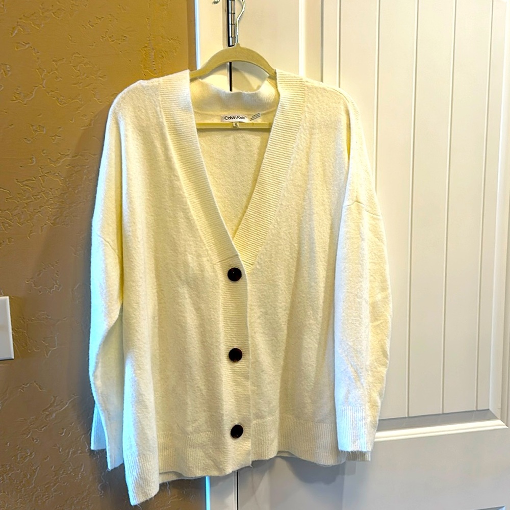 Cream oversized Calvin Klein sweater